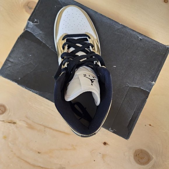 Air Jordan 1 Mid SE GS Size 7Y Metallic Gold Black DC1420 700 NEW - Picture 9 of 13